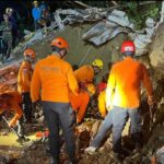 Longsor Timbun Rumah di Bruno Purworejo, 4 Orang Masih Dalam Pencarian