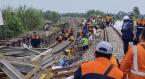 3 Hari Amblas, 1 Jalur KA Grobogan Ditargetkan Pulih Hari Ini