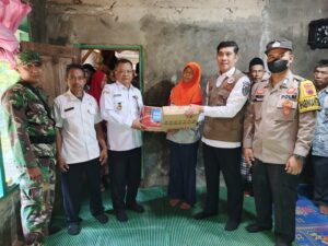 Wakil Bupati Brebes Tinjau Lokasi Longsor dan Serahkan Bantuan ke Keluarga Korban