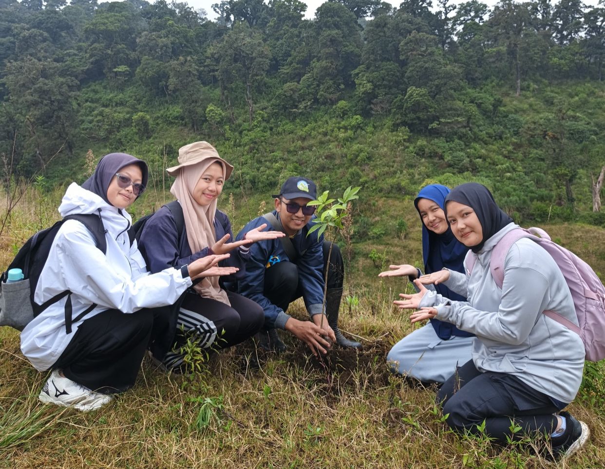 Jaga Rimba Ajak Warga Rawat Hutan Lindung Gunung Slamet Lewat Forest Healing