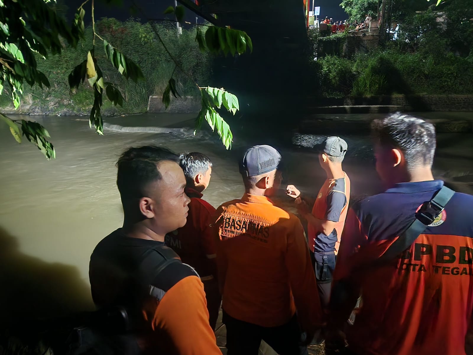 Konten Lompat Jembatan Berujung Petaka Dua Remaja Tegal Hilang di Sungai Gung