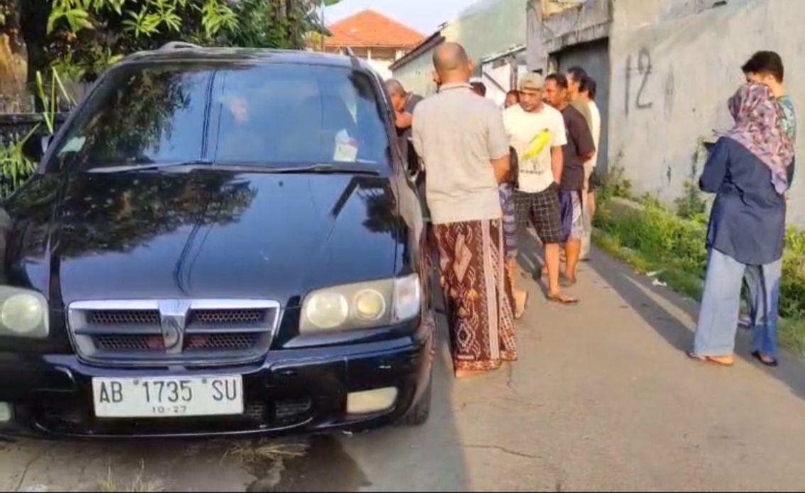 Maling Apes di Kota Tegal Bobol Mobil Malah Terkurung Sendiri di Dalamnya