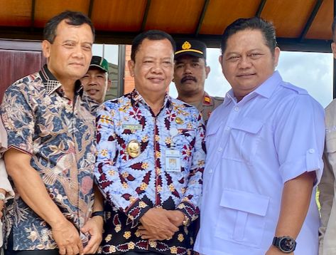 gubernur-ahmad-luthfi-raih-penghargaan-pemimpin-percepatan-ekonomi-daerah-2025